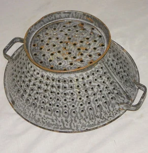 Antique Grey Graniteware Colander Strainer with Footed Base - Picture 1 of 2