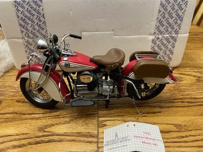 Franklin Mint 1942 Indian Die Cast Motorcycle 1:10 original box/ COA - Image 1 of 4