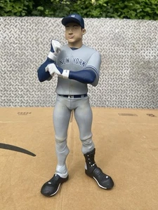 Rare Upper Deck All Star Vinyl Derek Jeter DJ2 Yankees LE The Captain - Picture 1 of 11