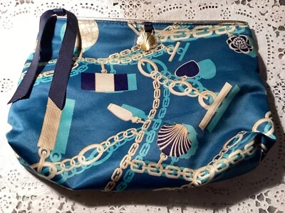 Bolso de Maquillaje Estee Lauder Turquesa/Dorado Estampado de Cadena Satinado con Cremallera 9 por 6 Foto 1 de 4