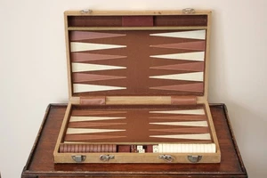 Juego de Backgammon Vintage en Estuche de Pana con Instrucciones 24 X 18 - Imagen 1 de 10