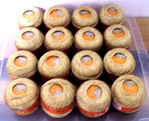 4 x Metallic Fine Glanz Stickgarn Anchor Artiste Gold 1 Spule 25 g = 250m - Bild 1 von 6