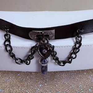 Vintage 1990’s Choker Black Strap Gothic Style CHAIN/Heart/Stone 15” NOS - Foto 1 di 4