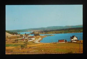 Postal de Canadá 1962 Rural Scene Conception Bay Railroad Tracks Clarkes Beach NF - Imagen 1 de 1