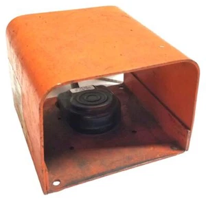 Compact 492-S Fußschalter 20A 1 PS 125-250VAC MIT Linemaster Gaurd 522-B14 - Bild 1 von 3
