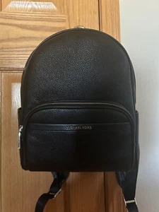 Michael Kors Bex mittelgroßer Damenrucksack gebraucht, in einwandfreiem Zustand - Bild 1 von 3