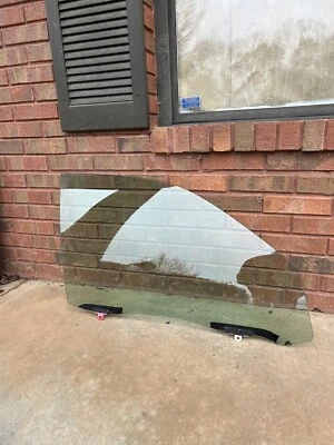 2001-2006 LEXUS LS430 FRONT RIGHT PASSENGER DOOR WINDOW GLASS OEM 113D - Image 1 of 4