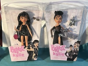 2 Bratz Kylie Jenner Nachtmode Puppen mit Abendkleid Handtasche & Hund Brandneu - Bild 1 von 10