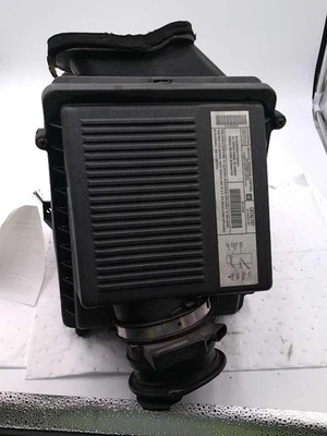2003 Chevrolet Suburban 1500 Air Cleaner Assembly OEM Tan 5.3L 201K Miles - Image 1 of 4