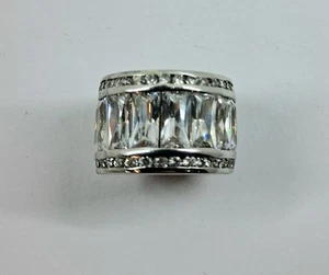 Anello in argento 925 rodiato con cristallo sfaccettato taglio baguette - Foto 1 di 9