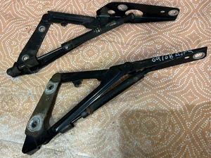 07-2009 SATURN AURA REAR TRUNK HINGE SET LEFT + RIGHT HINGES W/ SHOCKS OEM RB1 - Picture 1 of 10