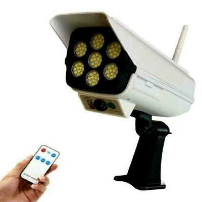 TELECAMERA FINTA CON LUCE A PANNELLO SOLARE FARETTO 77 LED SENSORE DI MOVIMENTO - Immagine 1 di 4