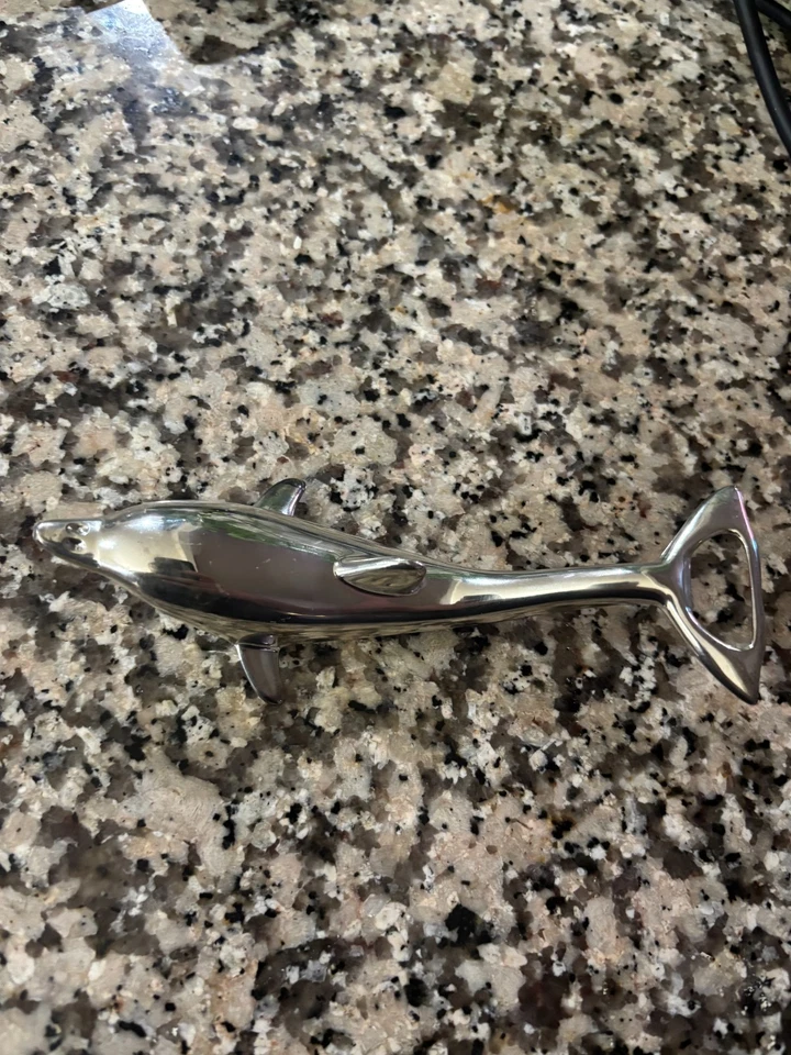 Abrebotellas Lillian Vernon Dolphin Plateado Twist And Pop Abridor Foto 1 de 3