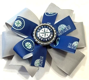 Beautiful Seattle Mariners inspired hair bow for girls. - Picture 1 of 2