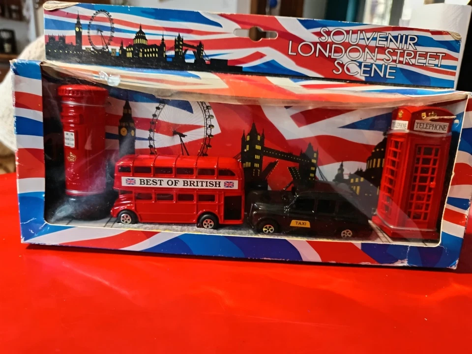 ELGATE COFFRET TAXI ET BUS LONDON STREET SCENE - Photo 1/4