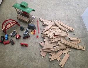 BRIO WOOD TRAIN SET  67 Pc - Picture 1 of 4