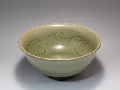 Chinese real old Song&Yuan dynasty Celadon  bowl with engraved cloud pattern - Image 1 of 4