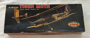 AURORA DH82A TIGER MOTH MODEL KIT 1958 110-69 FAMOUS FIGHTERS READ ALL - Afbeelding 1 van 8