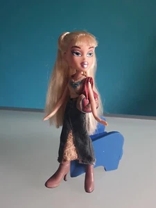 "BRATZ DOLL", MGA, "Xpress It","CLOE", modello 2002, altezza 25 cm. - Foto 1 di 15