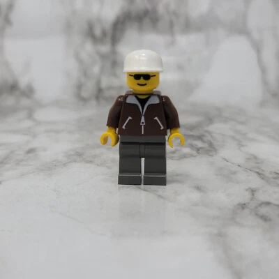 Lego Jacket Brown Minifigure Town 3438 - Image 1 of 2
