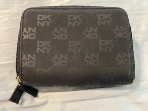 DKNY Women’s Wallet - Picture 1 of 8
