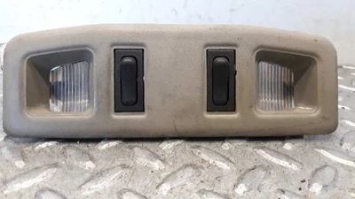 MR913080 LUZ INTERIOR PARA MITSUBISHI CARISMA BERLINA 4 DA0 1.6 CAT 36 3683895 - Imagen 1 de 4