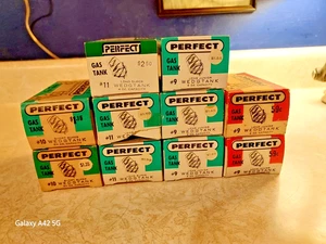 VINTAGE WHOLESALE LOT(10) PERFECT R/C AIRPLANE FUEL TANKS NOS - Picture 1 of 4