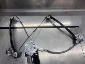 05-13 CHEVROLET CORVETTE C6 RIGHT DOOR WINDOW REGULATOR W MOTOR OEM - Picture 1 of 5