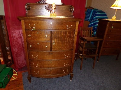 Cómoda Highboy de roble antigua 6 cajones y caja de sombrero repintada 1/4 roble aserrado años 1900 Foto 1 de 4