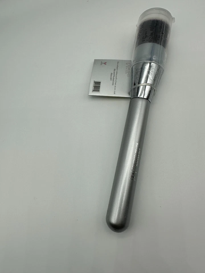 Brand new IT Cosmetics Airbrush Buffing Foundation Brush #110 NEW IN Tube - Image 1 of 3