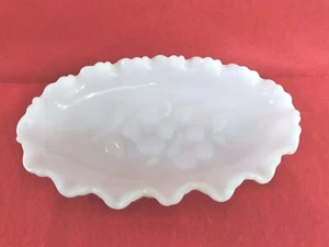 Vintage Milk Glass Oval Dresser Tray Vanity Ruffled Rim & Flowers 7-1/2" Long - Picture 1 of 5