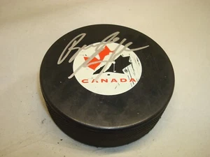 Disco de hockey autografiado por Brian Engblom del equipo de Canadá 1B - Imagen 1 de 2