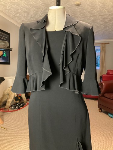 Abito Moschino nero economico e chic bordo arricciato taglia UK10