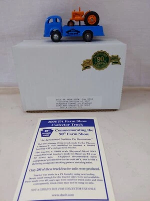 1/64 Sheppard Farm Tractor 2006 PA Farm Show Set - Image 1 of 3