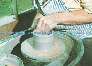 D182846 Pottery. Berkshire Federation of Womens Institutes - Picture 1 of 3