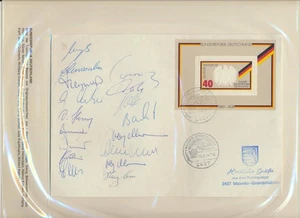 ALEMANIA 1966 FÚTBOL Copa Mundial de Fútbol, varios Originales Jugador/Equipo Firmado Cubierta - Imagen 1 de 8
