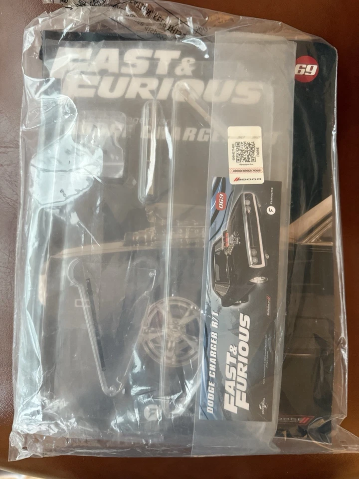 FANHOME BUILD THE 1/8 DODGE CHARGER R/T FAST AND FURIOUS CAR - ISSUE 69 - Image 1 of 1