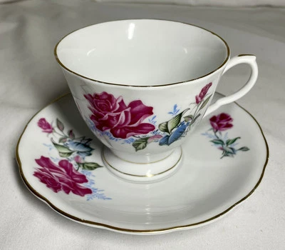 Taza de té y platillo de porcelana vintage años 70 Yong Sheng flor bordes dorados Foto 1 de 4