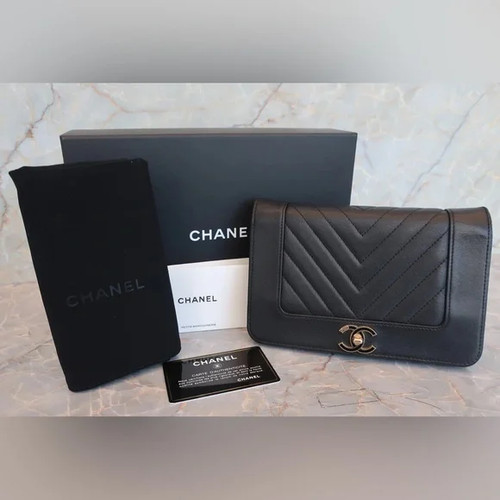 Autentico portafoglio CHANEL V Stitch su catena WOC pelle di agnello nero tracolla