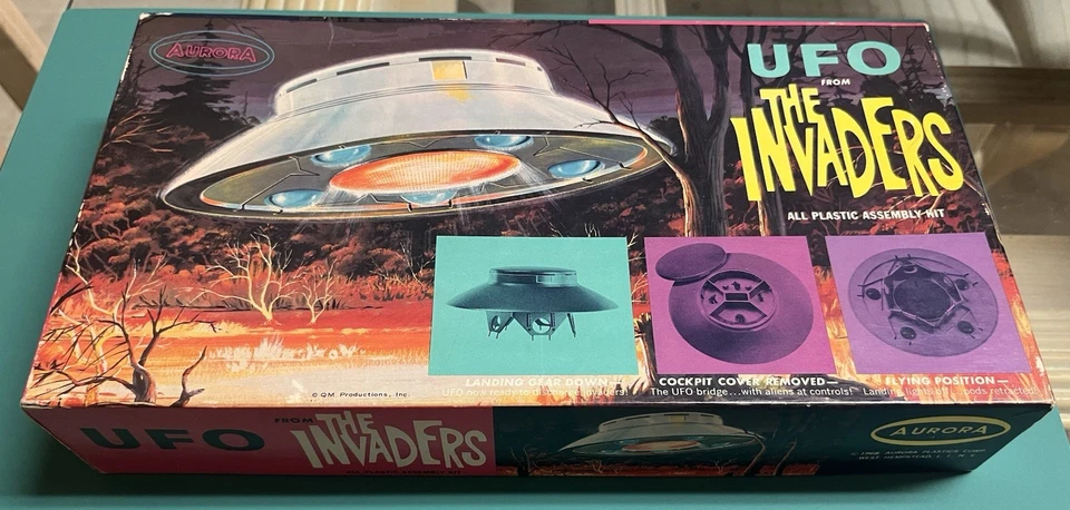 UFO From the Invaders 1968 Model Kit Aurora #813-150 - Image 1 of 4