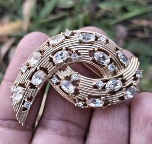 Trifari Vintage Intertwined Gold Tone Rhinestone Brooch - Picture 1 of 8