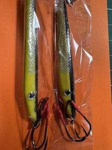 UV GLOW WHITE / YELLOW COD & HALIBUT JIGS, GLOW IN THE DARK 2 X  200g SPEED JIGS - Picture 1 of 8