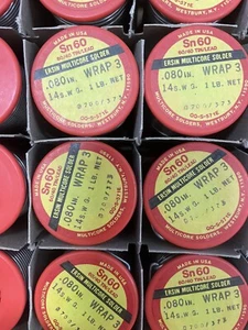 Schachtel mit 20 Ersin Multicore Lötzinn 1 Pfund Rolle. Alu Sn 60. 14 S.W.G. . Vintage NEU - Bild 1 von 15