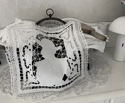 Linge Ancien Napperon  Brodé D’un  Buste De Napoleon lll Dentelle Richelieu - Photo 1/4