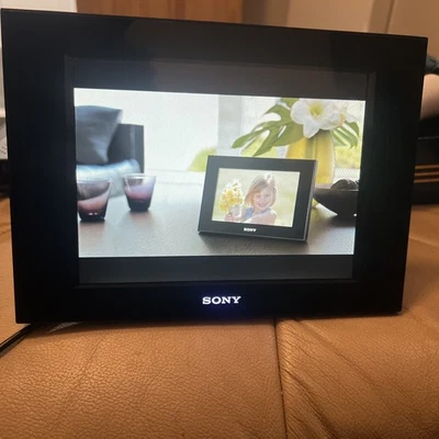 Sony S-FRAME DPF-D80 Digital 8” Photo Frame (Black) 800x480 Pixels 16:9 - Image 1 of 4