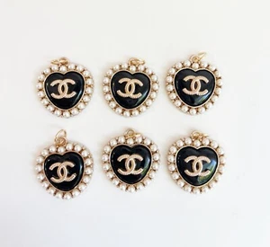 Vintage CC Designer Black Heart Pearl Pendant Charm STAMPED | 6 PC BundleC - Picture 1 of 3