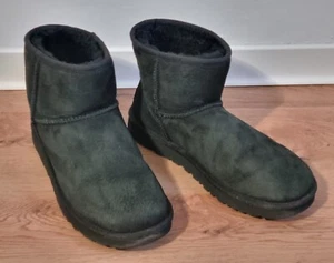 UGG W Classic Mini II (1016222) Schwarz Größe 41 UK 8 - Bild 1 von 5