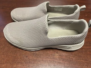 Skechers Go Walk Joy Taupe 2020 Women’s Size 9.5 Slip On Comfort Shoes 15600 - Picture 1 of 14