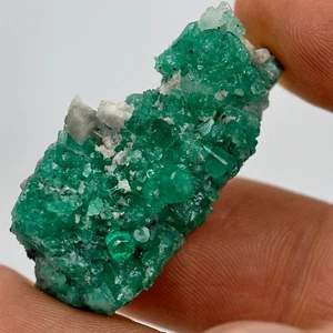 VERY CLEAR NATURAL EMERALD CRYSTAL ON MATRIX FROM MUZO - COLOMBIA 8.3 grams - Picture 1 of 17