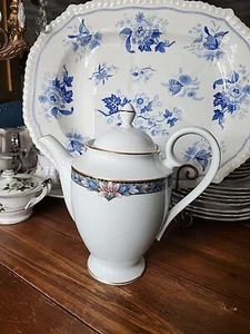 9" Gorham Quintette Fine Porcelain Tea Coffee Pot - Picture 1 of 15